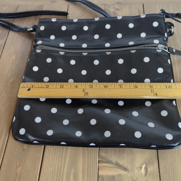 Black and White Polka Dot Vinyl Retro 80s Shoulder Bag - Picture 5 of 7